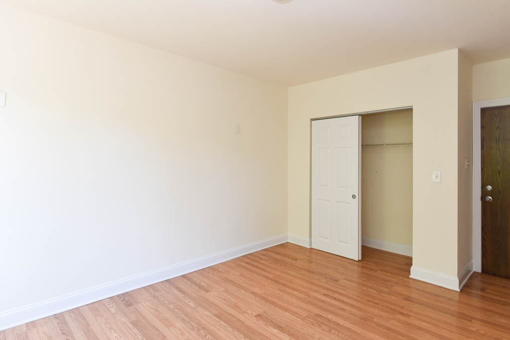 Building Photo - 2600 N Kimball Ave