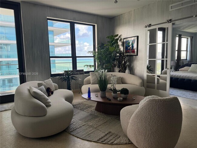 Building Photo - 10185 Collins Ave