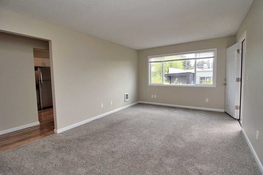 Building Photo - 4609-4609 NE Killingsworth St