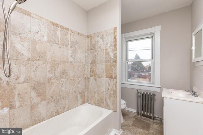 Building Photo - 17 2nd Ave