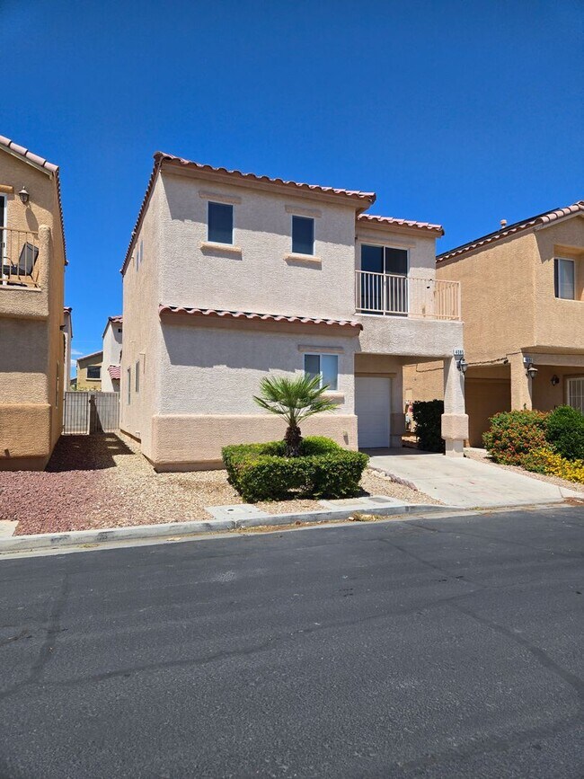 Primary Photo - A Fabulous 3 Bed, 2.5 Bath, 2 Story Home W...