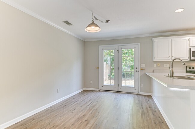 Building Photo - 134 Village Pkwy