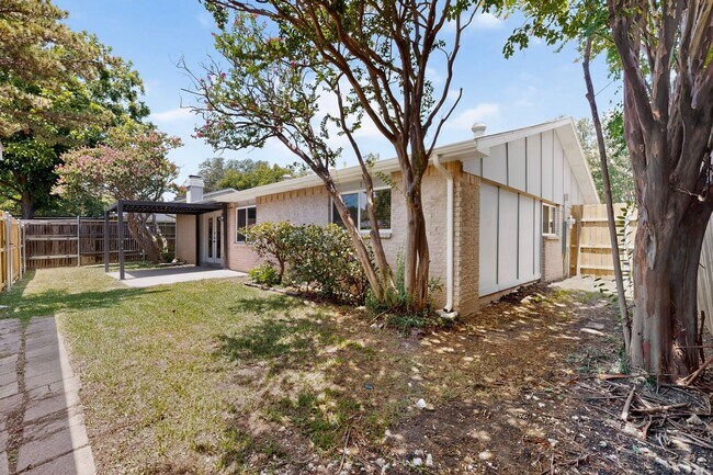 Building Photo - Plano Gem Ready To Be Your Home