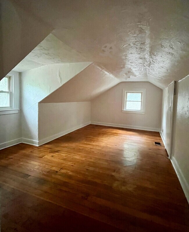 Building Photo - 224 Stratford Road