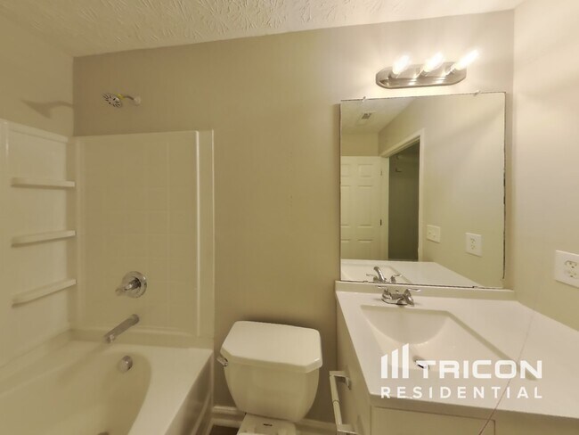 Building Photo - 5767 Union Pointe Dr