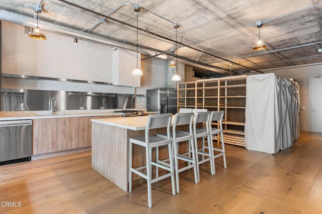 Building Photo - 510 S Hewitt St