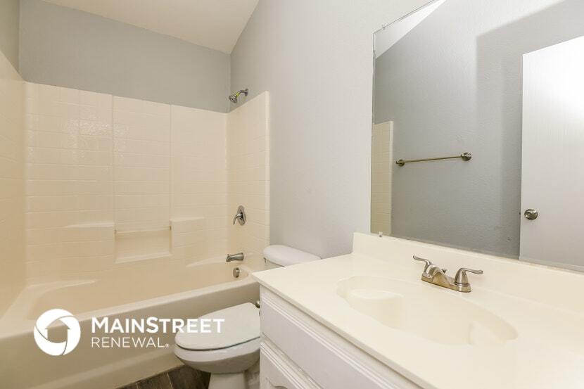 Building Photo - 1104 Maplewood Ln