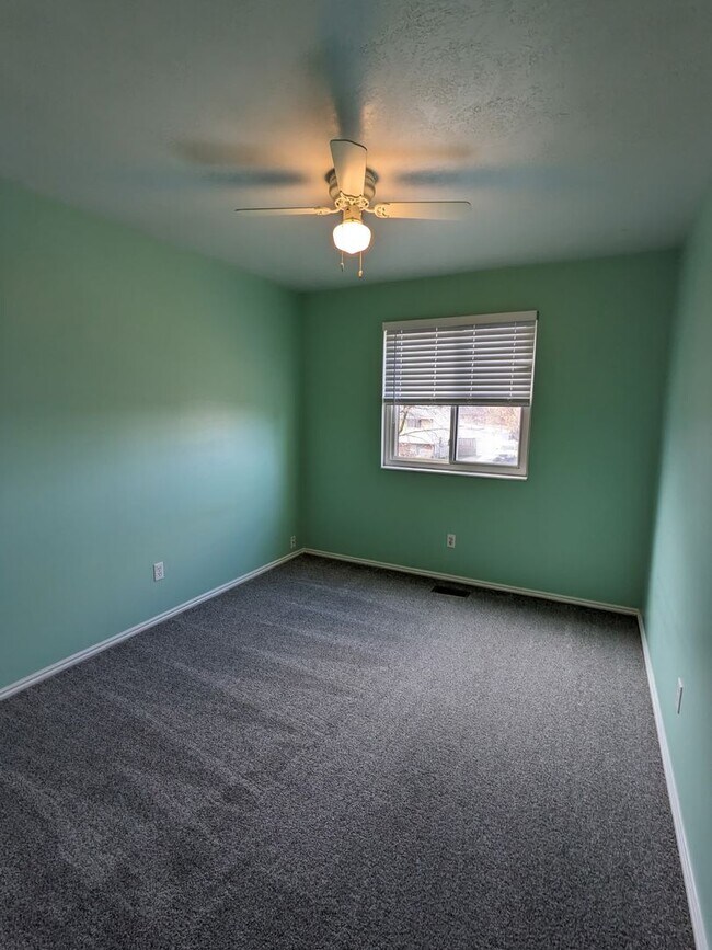 Building Photo - $1,800 Rent Credit! Spacious 5-Bed Clearfield Home with Garage & Fenced Yard