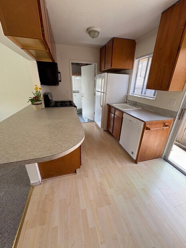 Building Photo - 3955 Princeton Dr