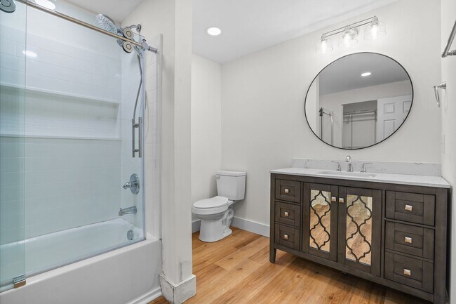 Building Photo - 6620 Upton Ln