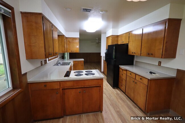 Building Photo - 3-Bedroom 1.5-Bathroom house in Stayton, OR