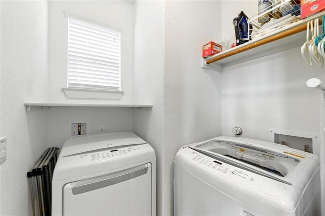 Building Photo - 7308 Oberon St