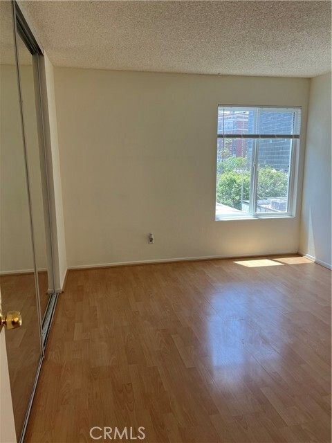Building Photo - 525 La Fayette Park Pl