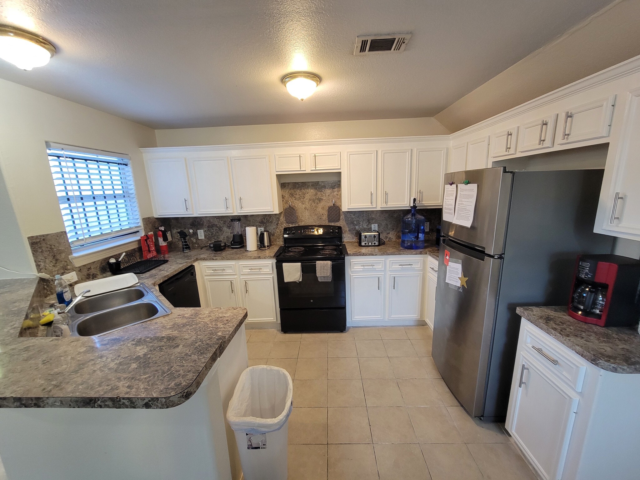 Building Photo - 3813 Lydia St