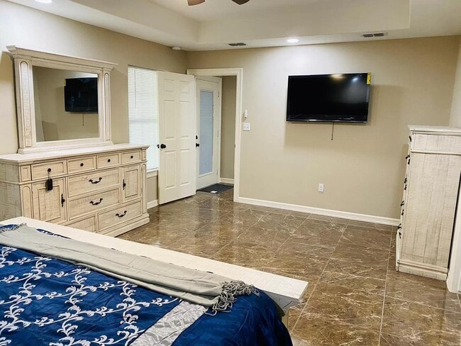 Building Photo - 183 Kleberg Ave