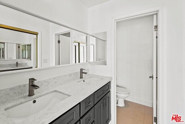 Building Photo - 8105 Redlands St