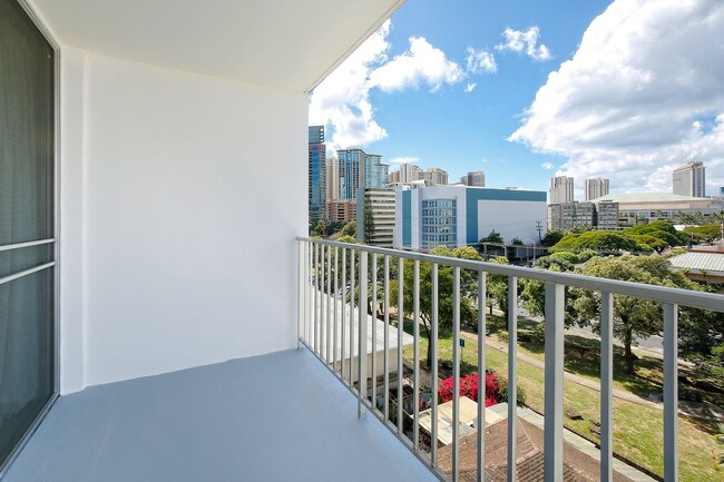 Building Photo - Prime Location! 1/1/1 at the Lime Tree, Mc...