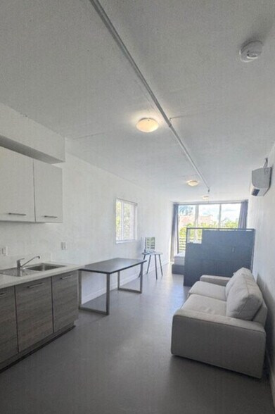 Building Photo - 542 SW 3rd St