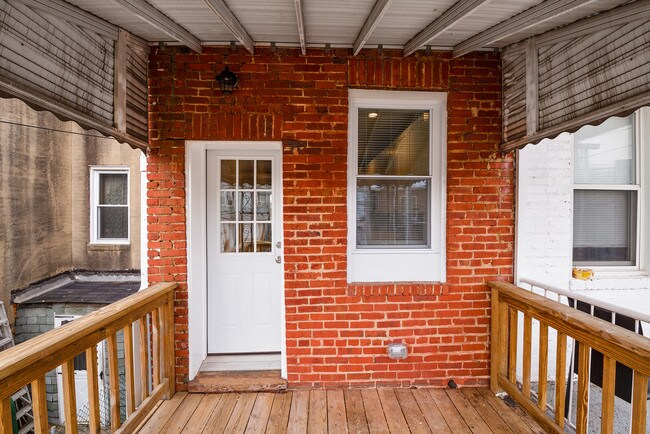 Building Photo - 523 Rappolla St