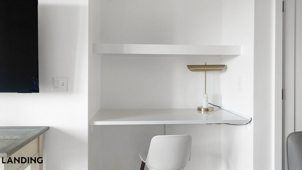 Building Photo - 1007 S Mint St