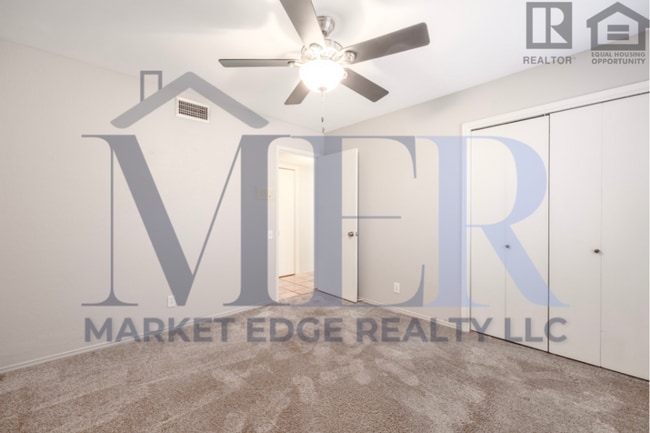 Building Photo - 4Bed/2.5Bath House at 56th/Cactus! $4499 MOVE-IN SPECIAL! Move-In Ready on 04/09/2026!