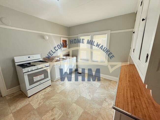 Building Photo - 2409 N 49th St