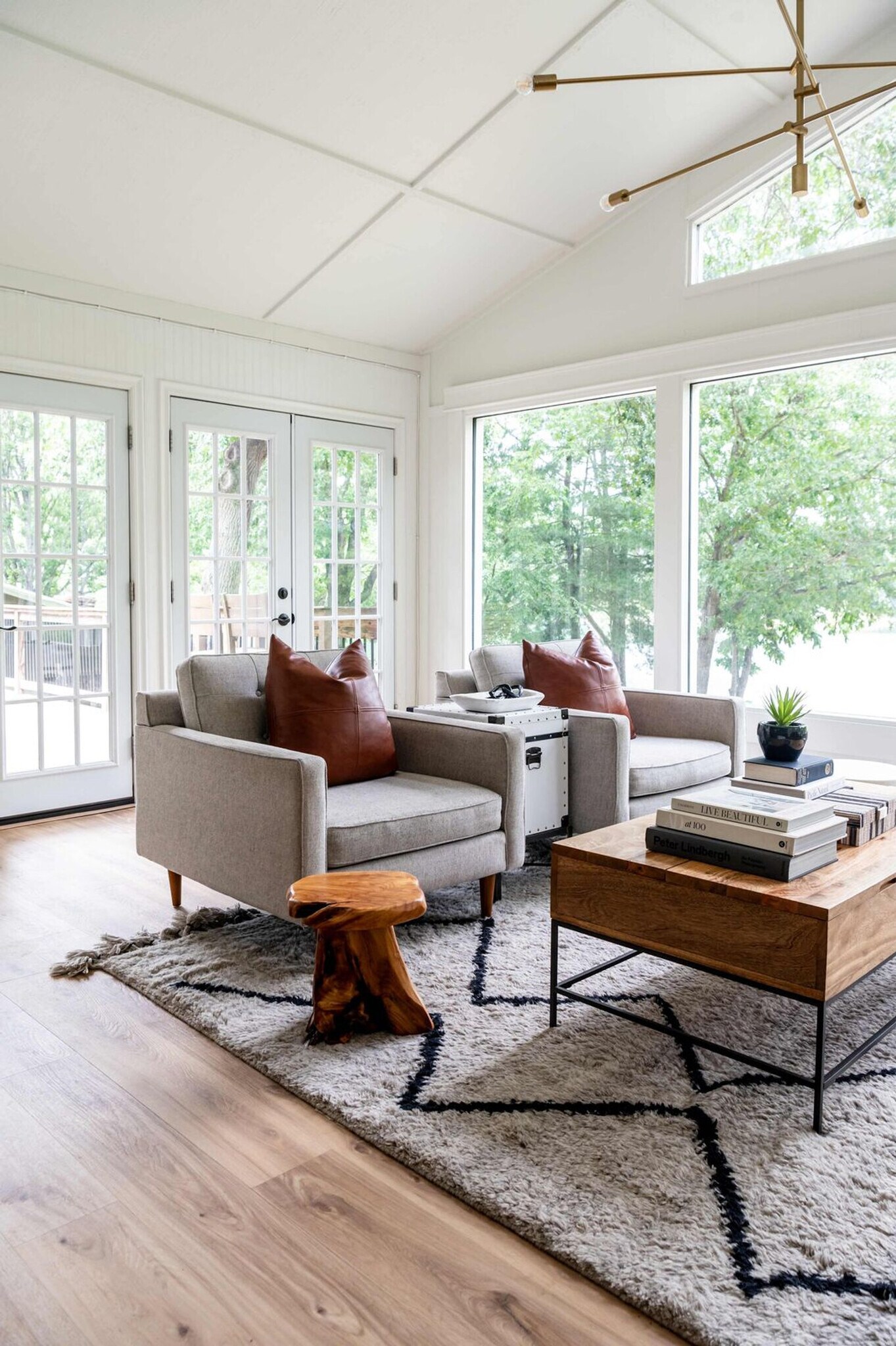 Building Photo - 38 Swanage Dr