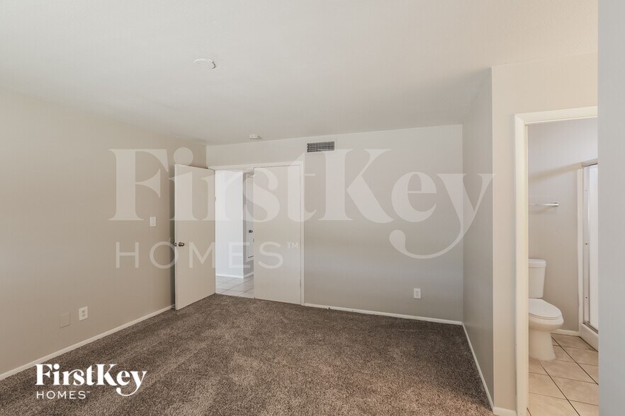 Building Photo - 14016 N 33rd Dr