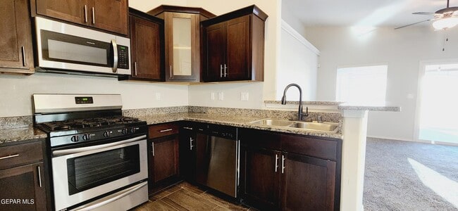 Building Photo - 4956 Rose Elise St