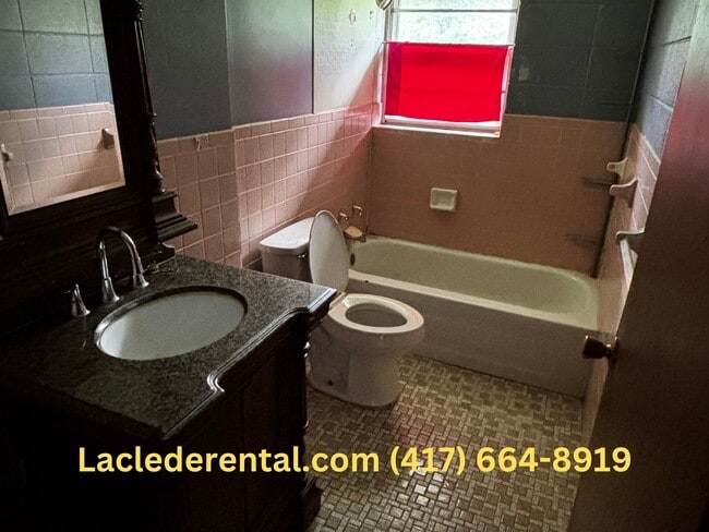 Building Photo - 3 Bed/ 1 Bath House