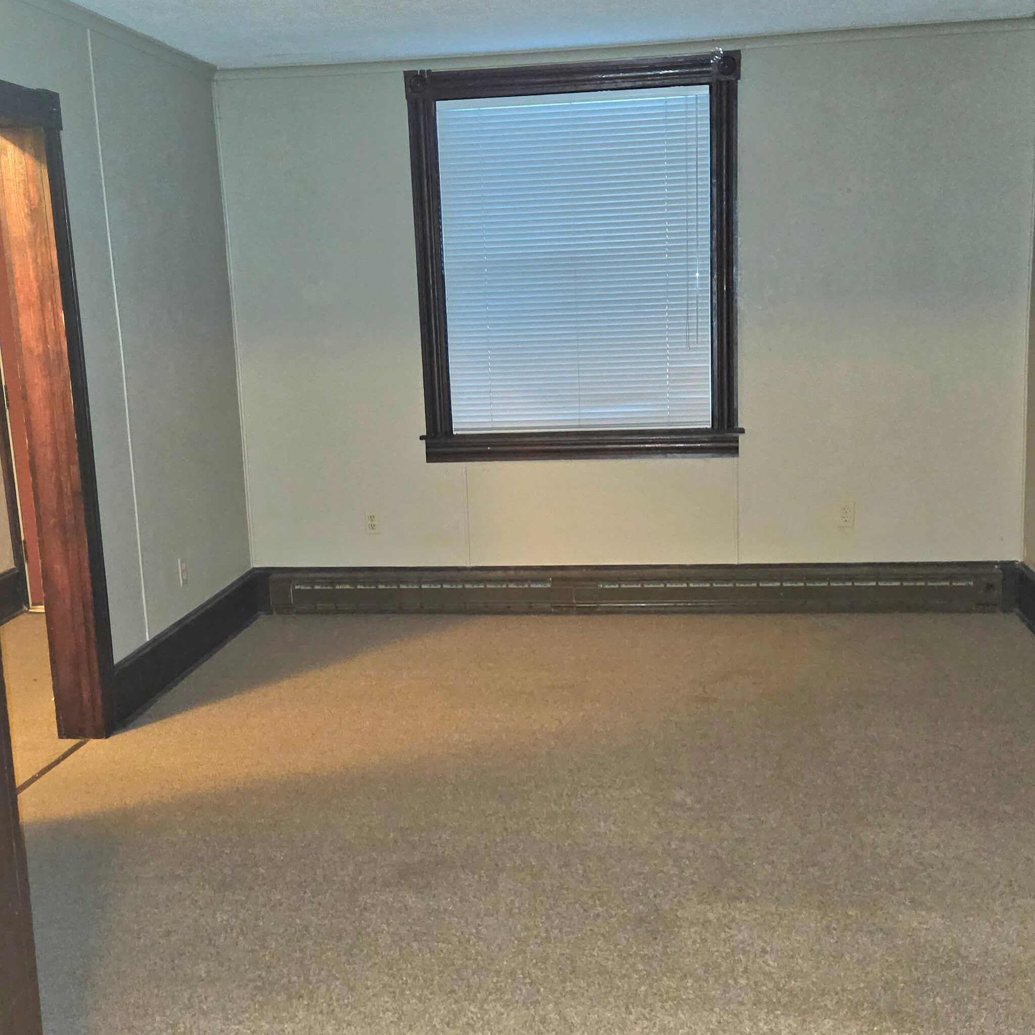 Living Room (Front Room) - 186 E Main St