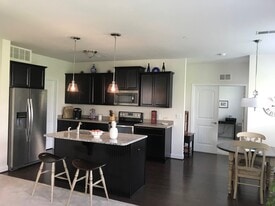 Building Photo - 690 Whitetail Dr