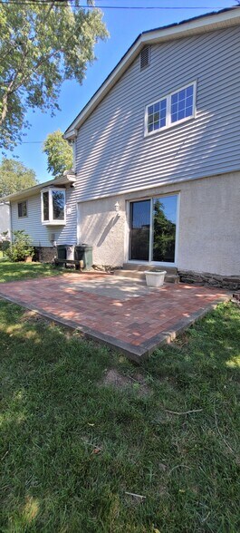 Large Brick Patio - 270 Riverview Rd