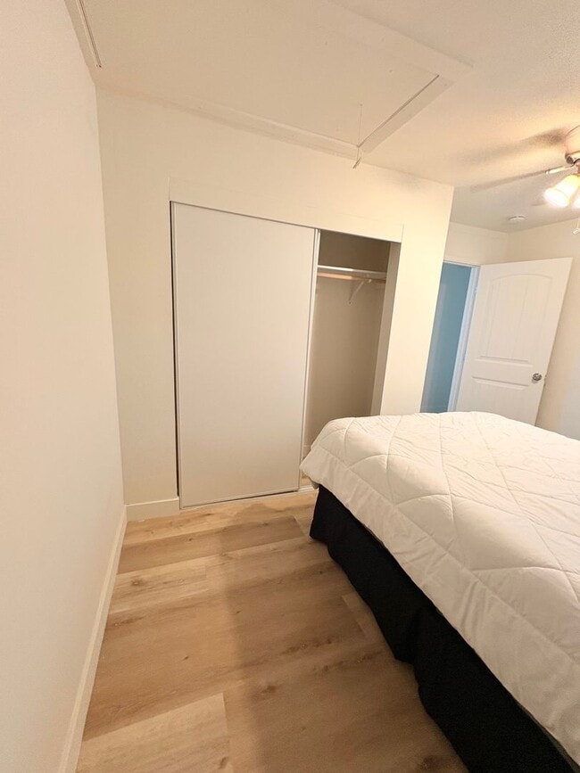 Building Photo - 4 Bedroom 2 Bath House For Rent in City He...