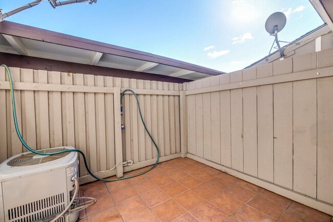 Building Photo - 2-Bed Cupertino Home with Private Yard, In-Unit Laundry, Pool and Clubhouse