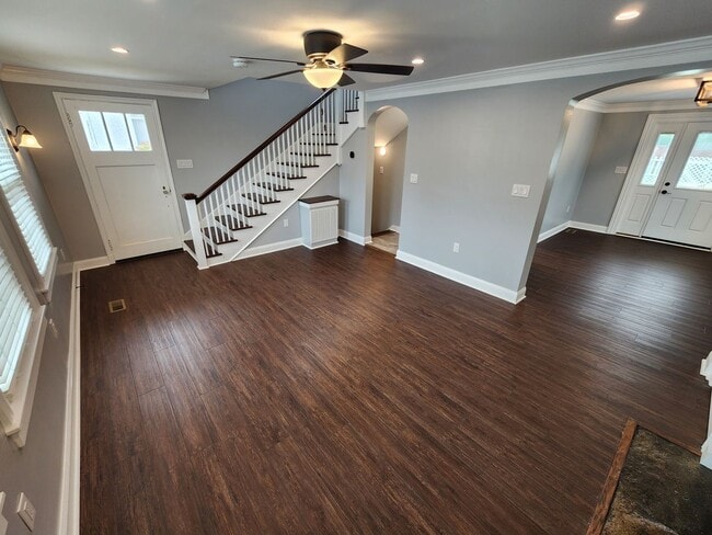 Building Photo - 2 Bedroom || 1 Bathroom House - Newly Reno...