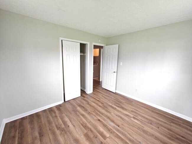Building Photo - 1442 Coachlite Dr