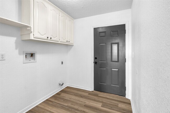 Building Photo - 2930 23rd Ave N