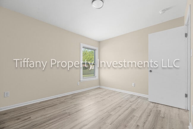 Building Photo - 3350 Misty Wood Dr