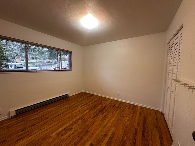 Building Photo - *Coming soon* 3 Bedroom 1.5 Bath Single Family Home