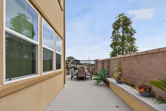 Building Photo - 1733 Artemisia Ct