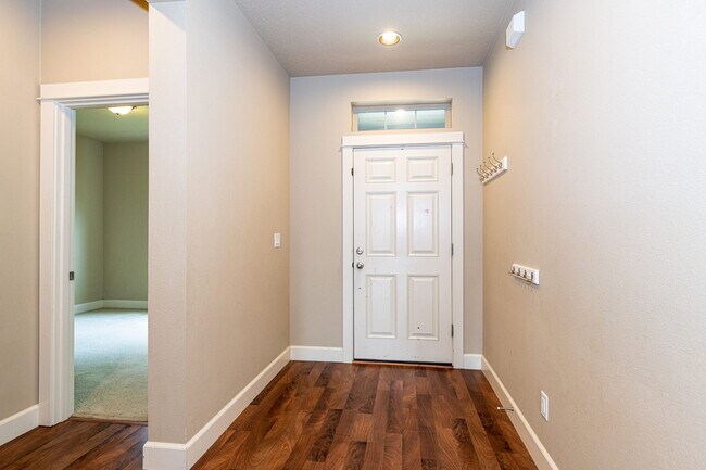 Building Photo - 14822 SW Mulberry Dr