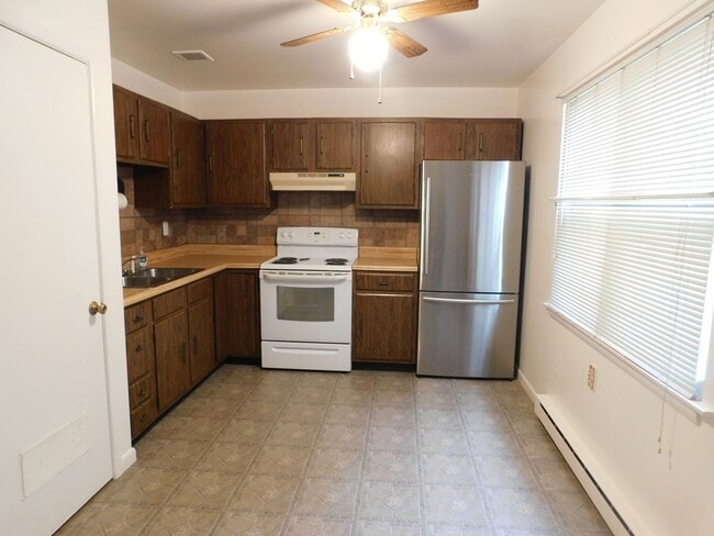 Building Photo - Berryville Townhouse