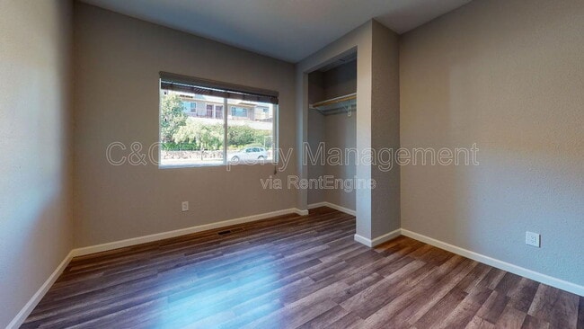 Building Photo - 419 Watson St