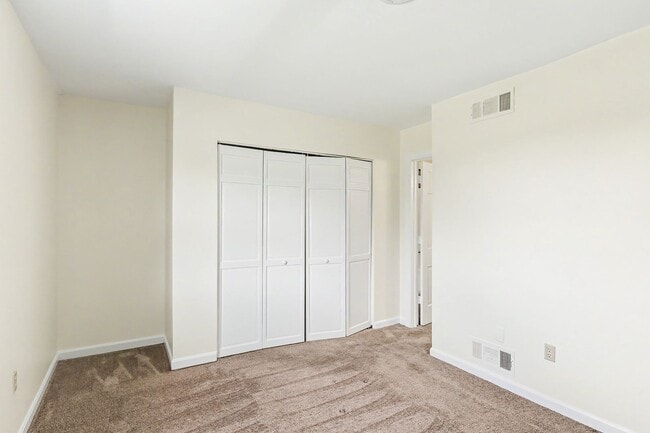 Building Photo - Two bedroom, one bathroom interior townhome in Mechanicsburg near Lisburn Rd.
