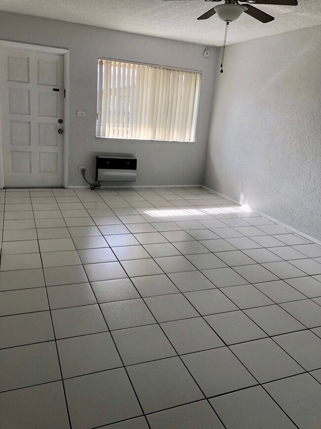 Building Photo - 1816 E Oakland Park Blvd