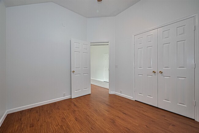 Building Photo - 11042 Sentry Ct