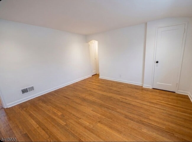 Building Photo - 44 Ekings Ave