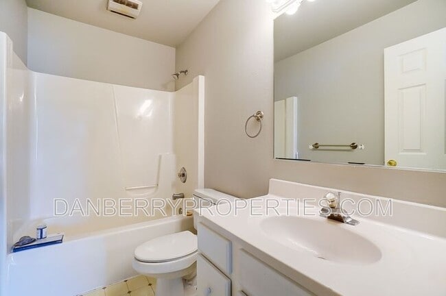 Building Photo - 4211 S Terrace View St