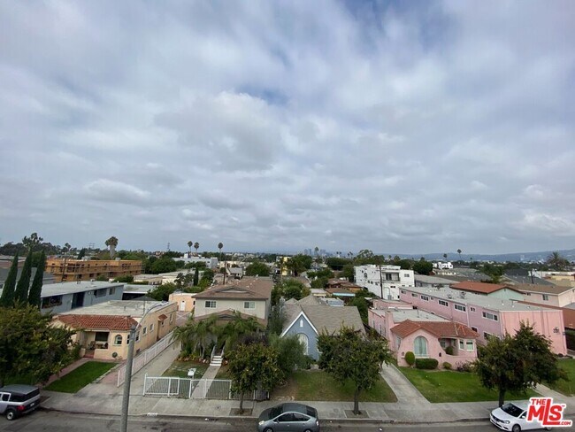 Building Photo - 2206 Hauser Blvd